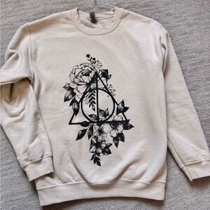 Cream Crew Neck Sweatshirt Size Small